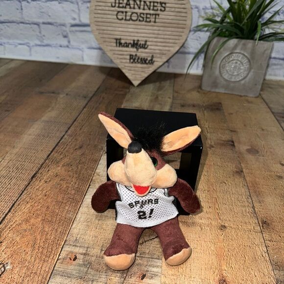 NBA San Antonio Spurs Coyote 2! Mascot Stuffed Animal w/Jersey Curto Toy - Picture 8 of 8